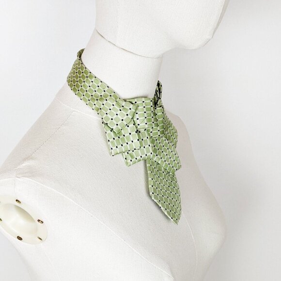 Women's Fern Green Skinny Ascot Tie -  Silk Scarf - Unique Cravat - Picture 3 of 8